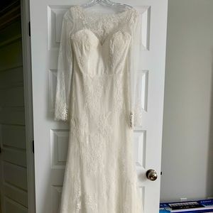 Wedding dress- unworn